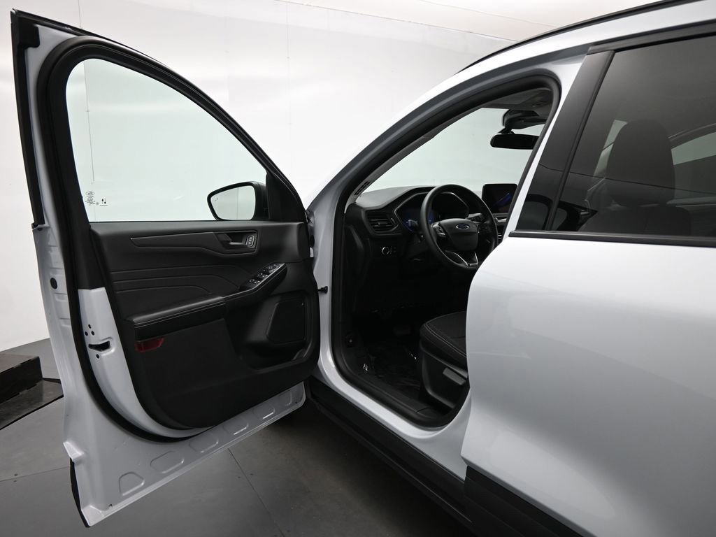 Certified 2025 Ford Escape Active image 37