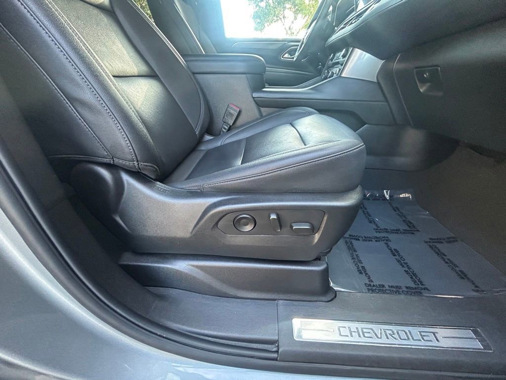 Used 2023 Chevrolet Suburban LT image 25