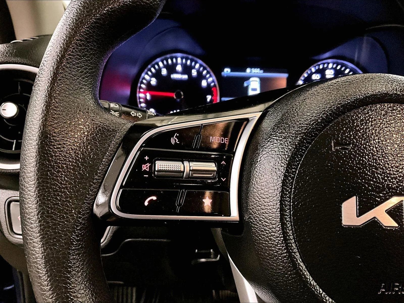 Used 2023 Kia Forte LXS FWD image 17