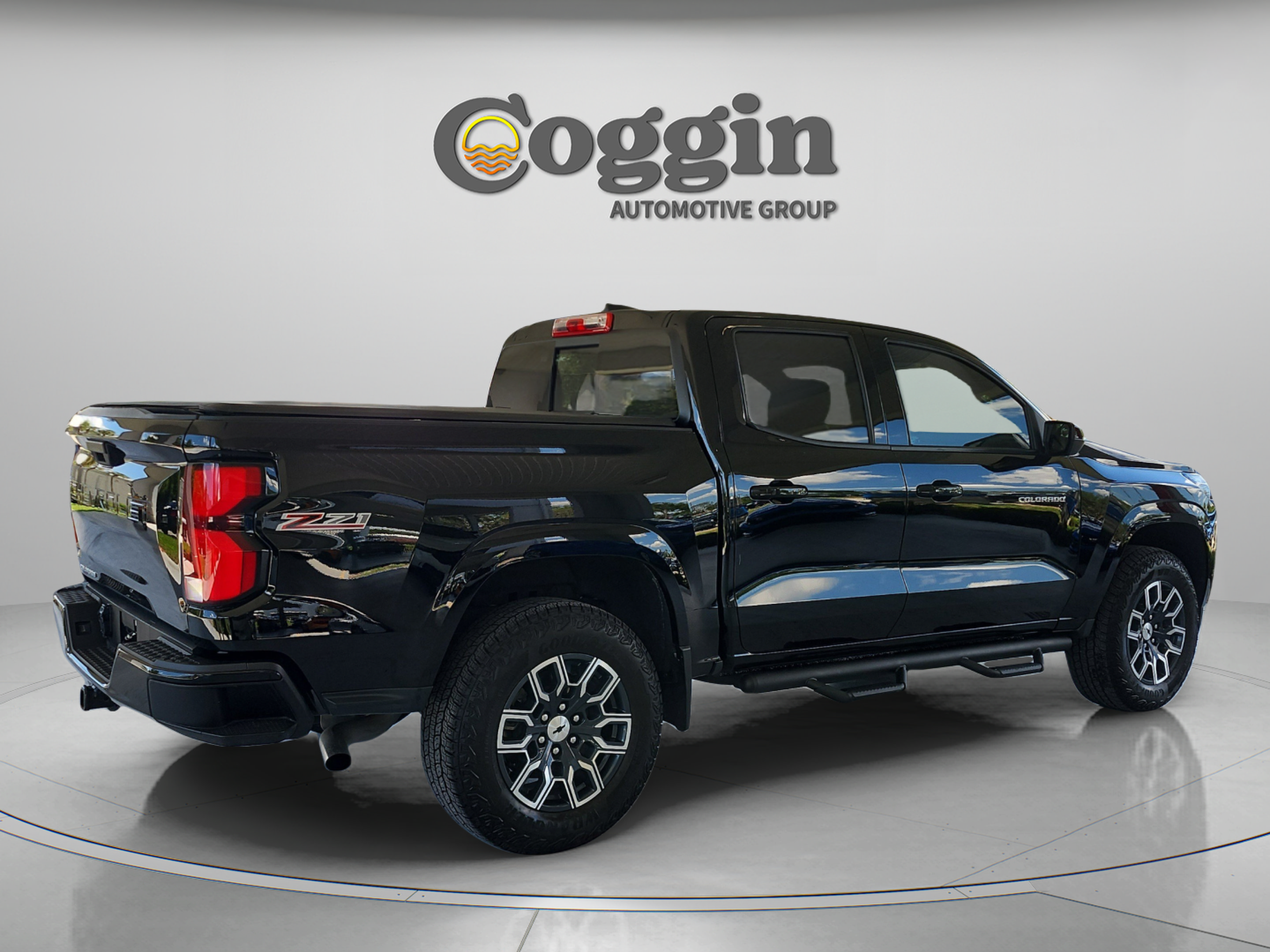 Used 2024 Chevrolet Colorado Z71 AWD/4WD image 4