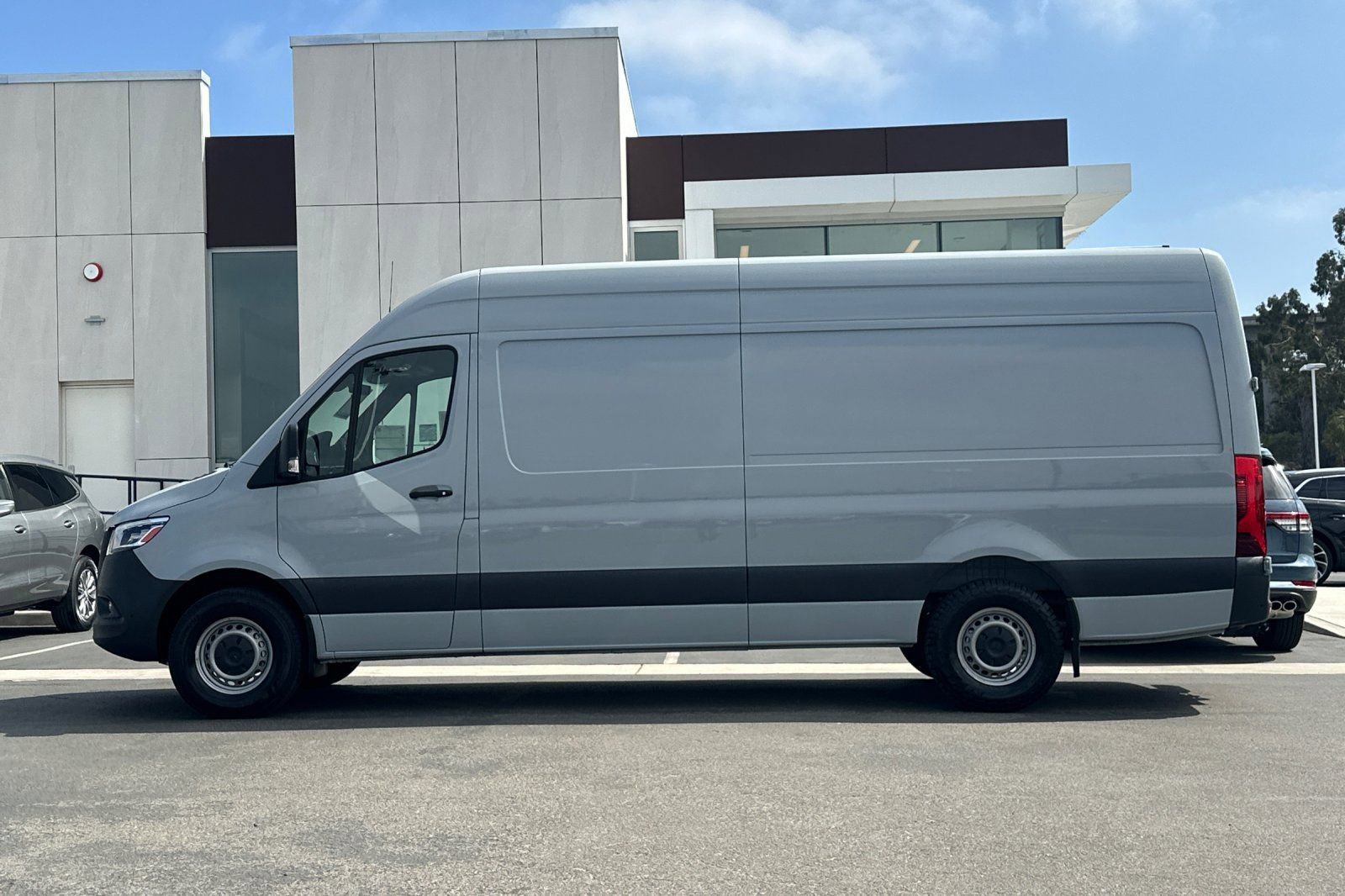 Used 2023 Mercedes-Benz Sprinter 2500 image 6