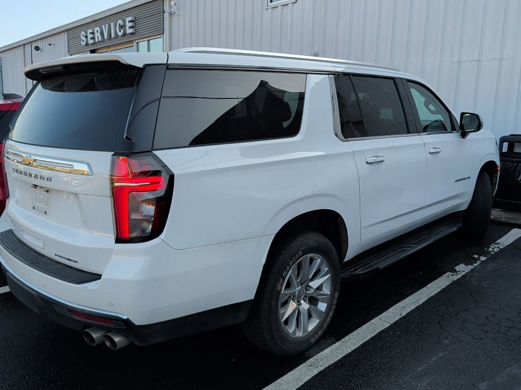 Used 2024 Chevrolet Suburban Premier image 3