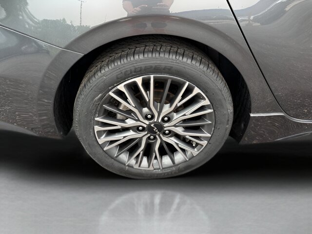 Used 2023 Kia Forte GT-Line FWD image 23