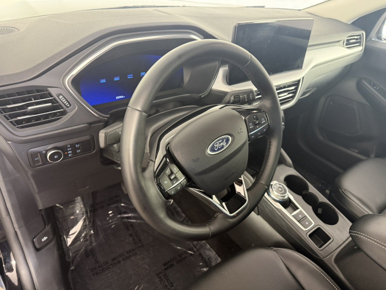 Certified 2025 Ford Escape Platinum AWD/4WD image 17