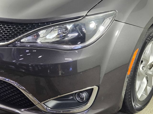 Used 2019 Chrysler Pacifica Touring-L Plus w/ Tire & Wheel Group FWD image 10