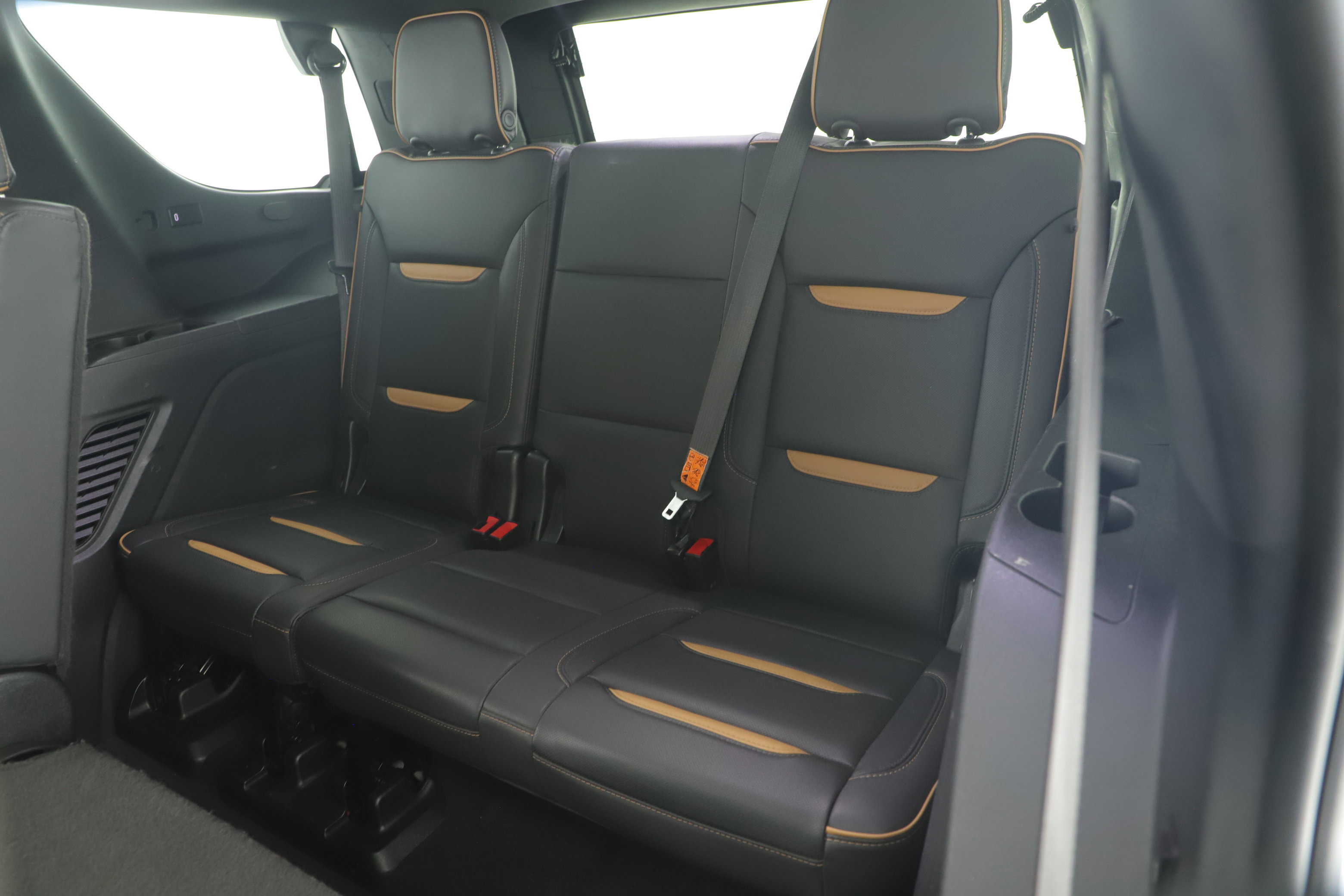 Used 2022 GMC Yukon AT4 w/ Technology Package image 25