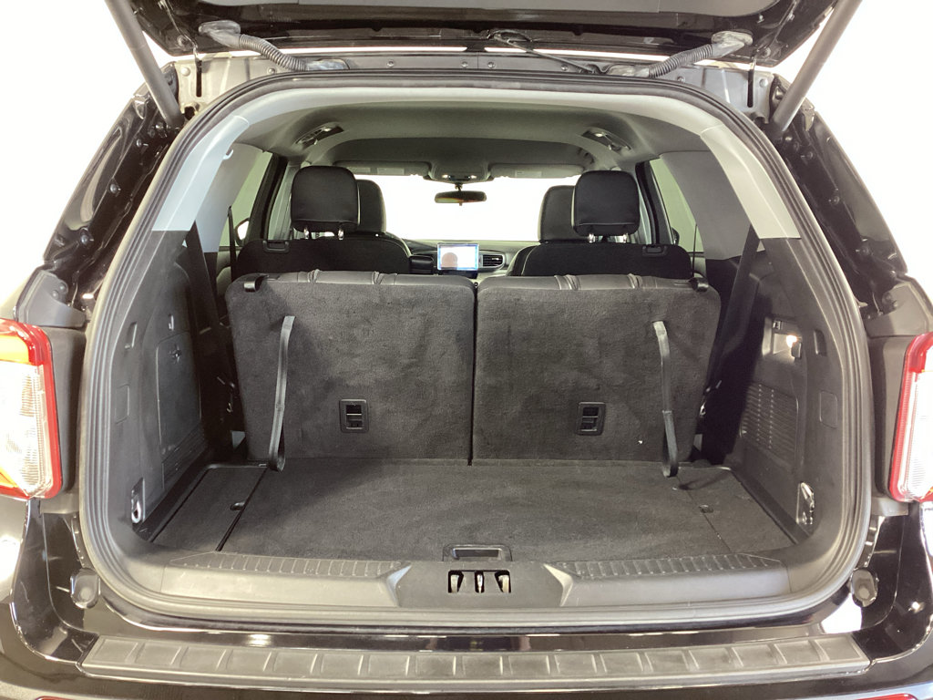 Certified 2023 Ford Explorer XLT w/ Equipment Group 202A AWD/4WD image 34