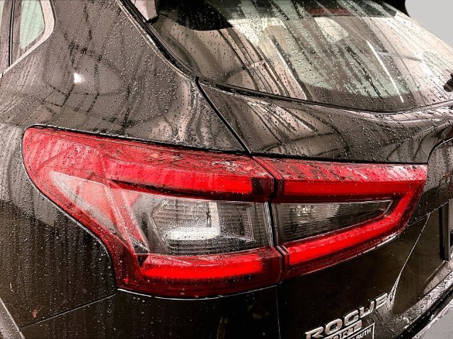 Used 2020 Nissan Rogue Sport SV AWD/4WD image 28