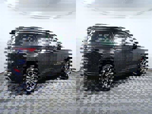 Used 2021 Jeep Grand Cherokee L Overland w/ Advanced Protech Group III image 4