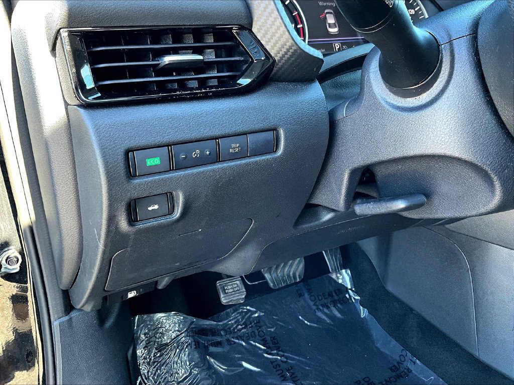 Used 2024 Nissan Sentra SV FWD image 23