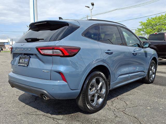 Certified 2023 Ford Escape ST-Line w/ Tech Pack #1 AWD/4WD image 4