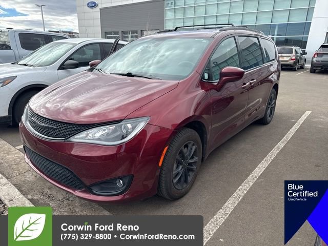 Used 2020 Chrysler Pacifica Touring-L image 3