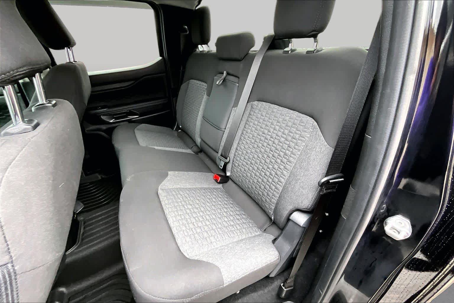 Certified 2025 Ford Ranger XLT w/ Black Appearance Package RWD image 21