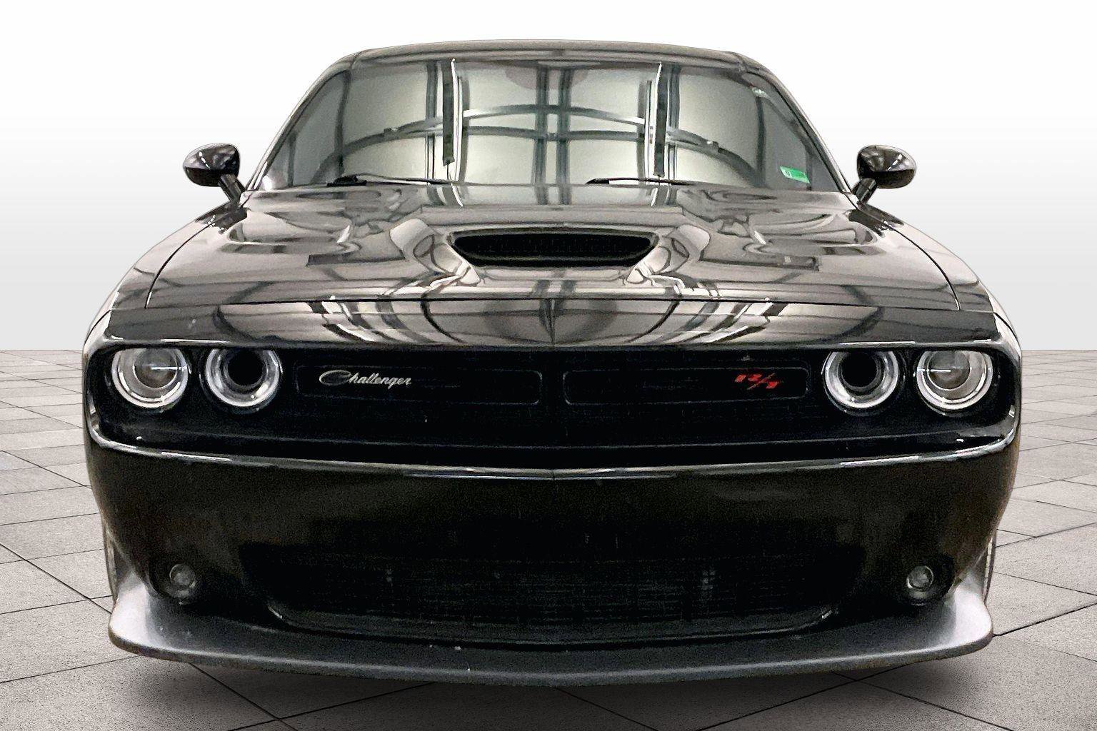 Used 2022 Dodge Challenger R/T Scat Pack w/ Dynamics Package image 3
