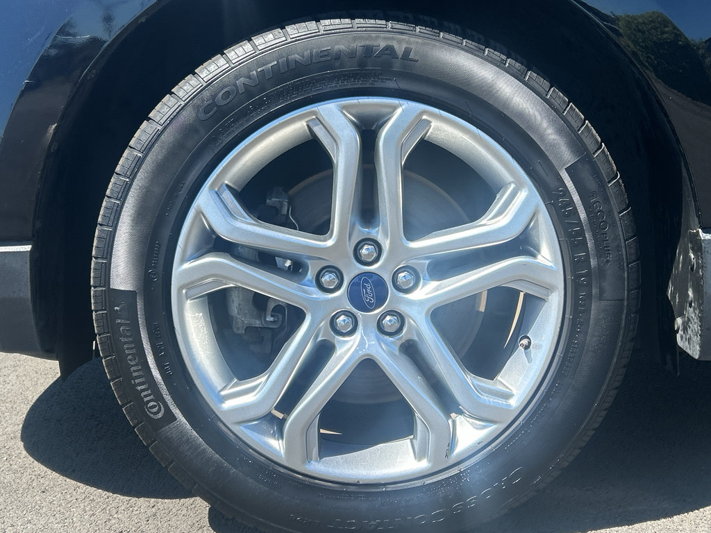 Certified 2018 Ford Edge Titanium w/ Ford Safe & Smart Package AWD/4WD image 11