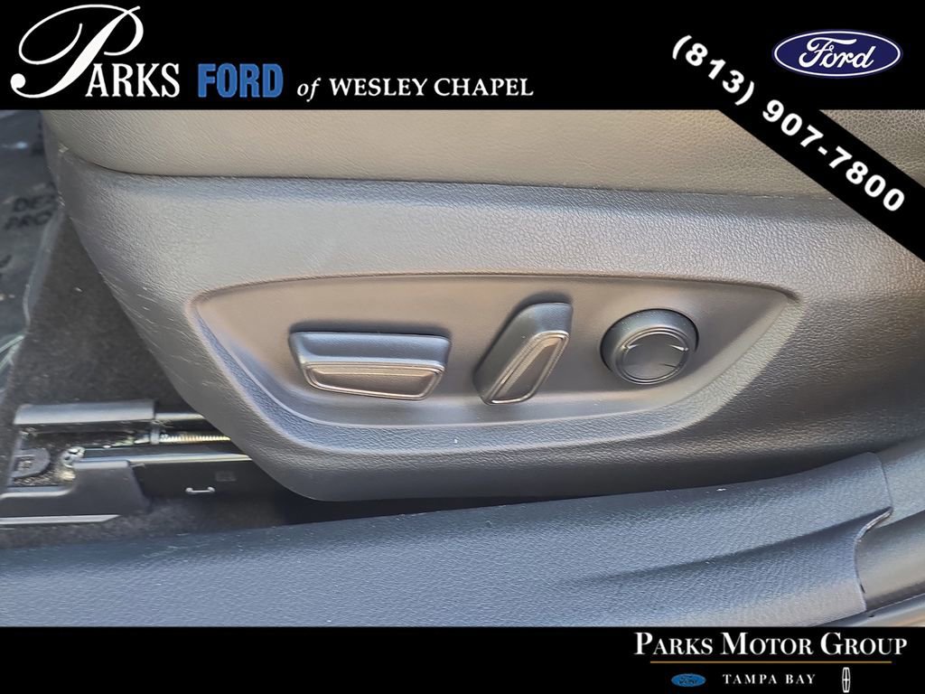 Used 2022 Toyota Camry XSE image 18