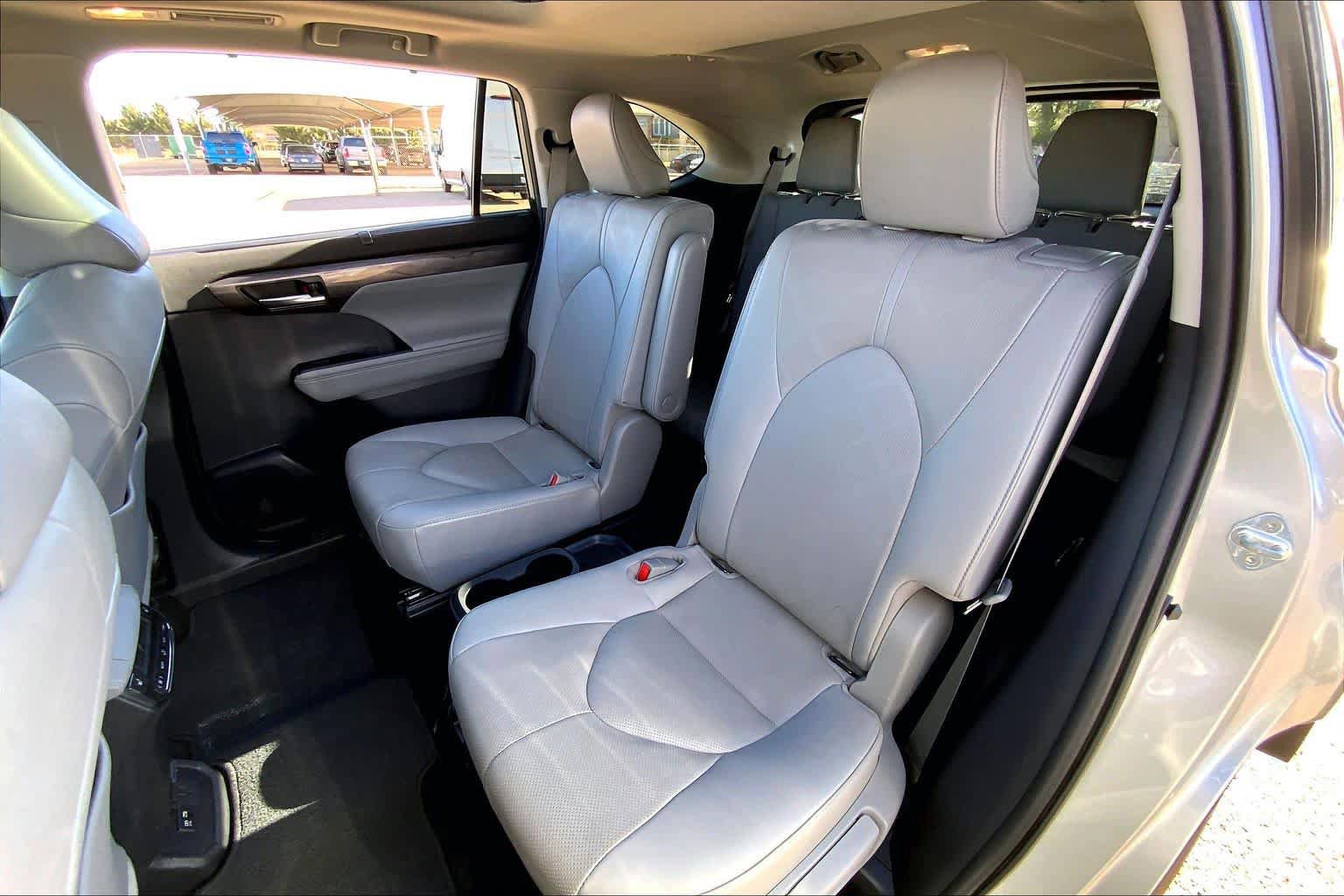 Used 2020 Toyota Highlander Platinum AWD/4WD image 33