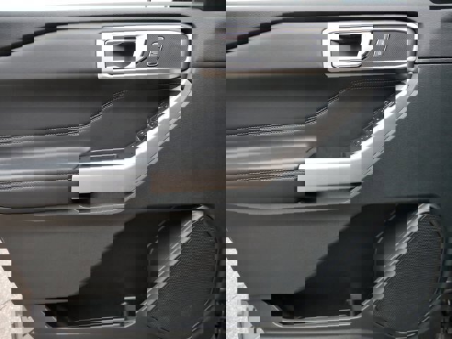 Certified 2023 Ford Explorer XLT w/ Class IV Trailer Tow Package image 13