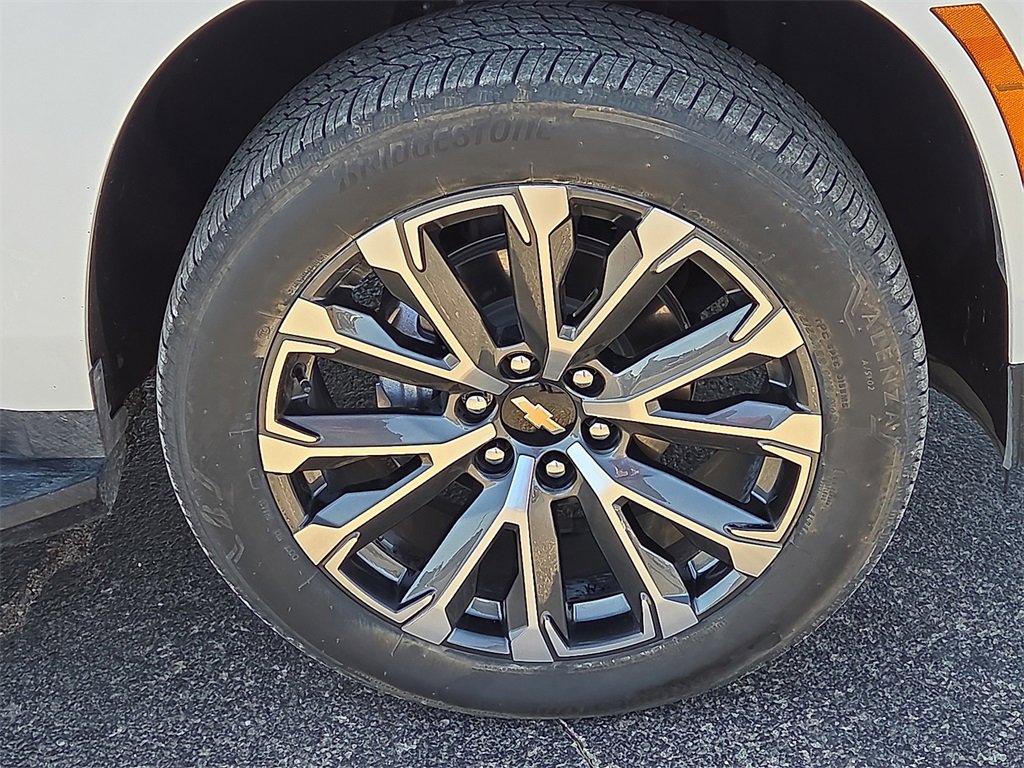 Used 2025 Chevrolet Tahoe High Country image 11