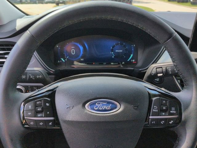 Certified 2022 Ford Escape Titanium image 28