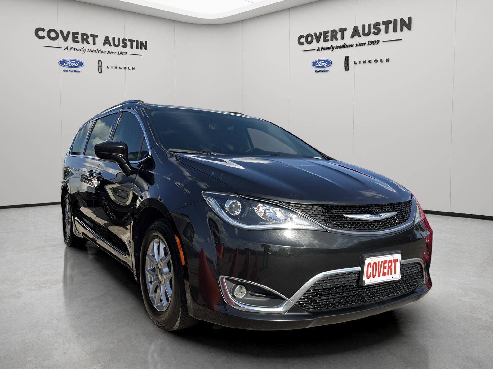 Used 2020 Chrysler Pacifica Touring-L FWD image 7