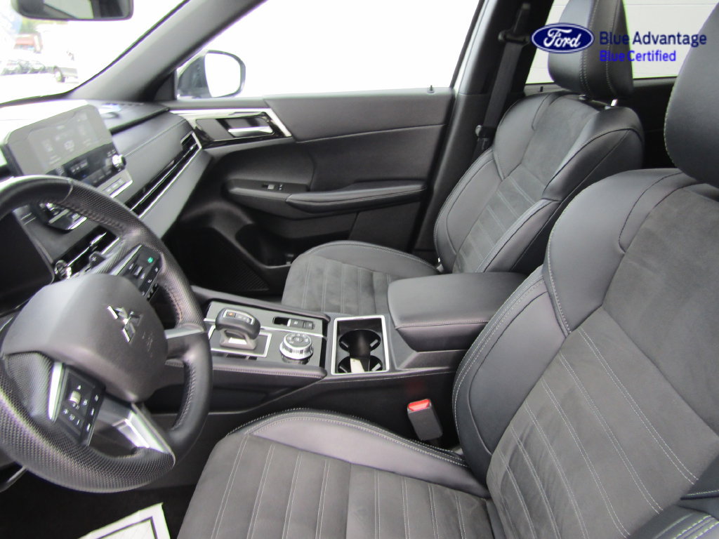 Used 2024 Mitsubishi Outlander SE Black Edition AWD/4WD image 4