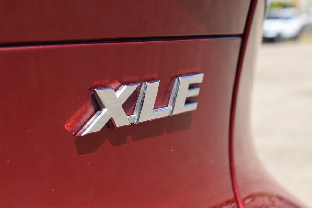 Used 2024 Toyota Venza XLE AWD/4WD image 11