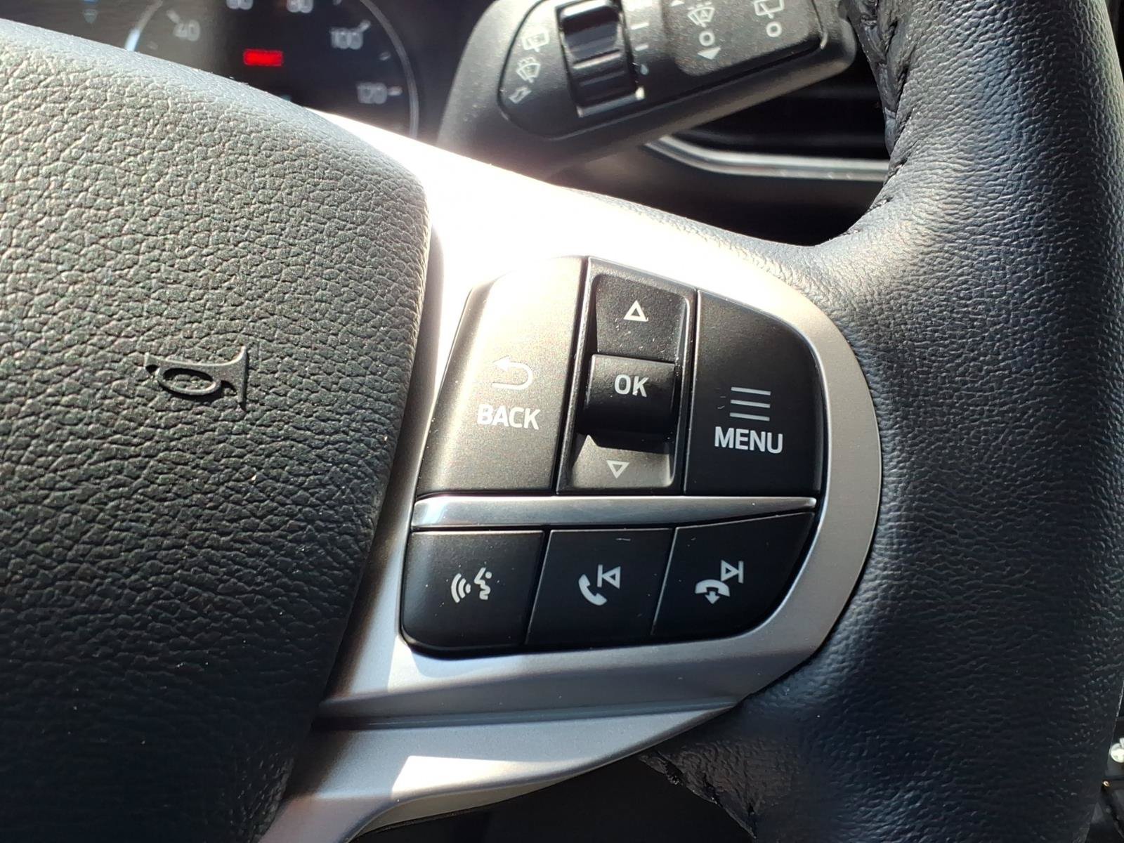 Certified 2023 Ford Explorer Limited w/ Limited Technology Package AWD/4WD image 23
