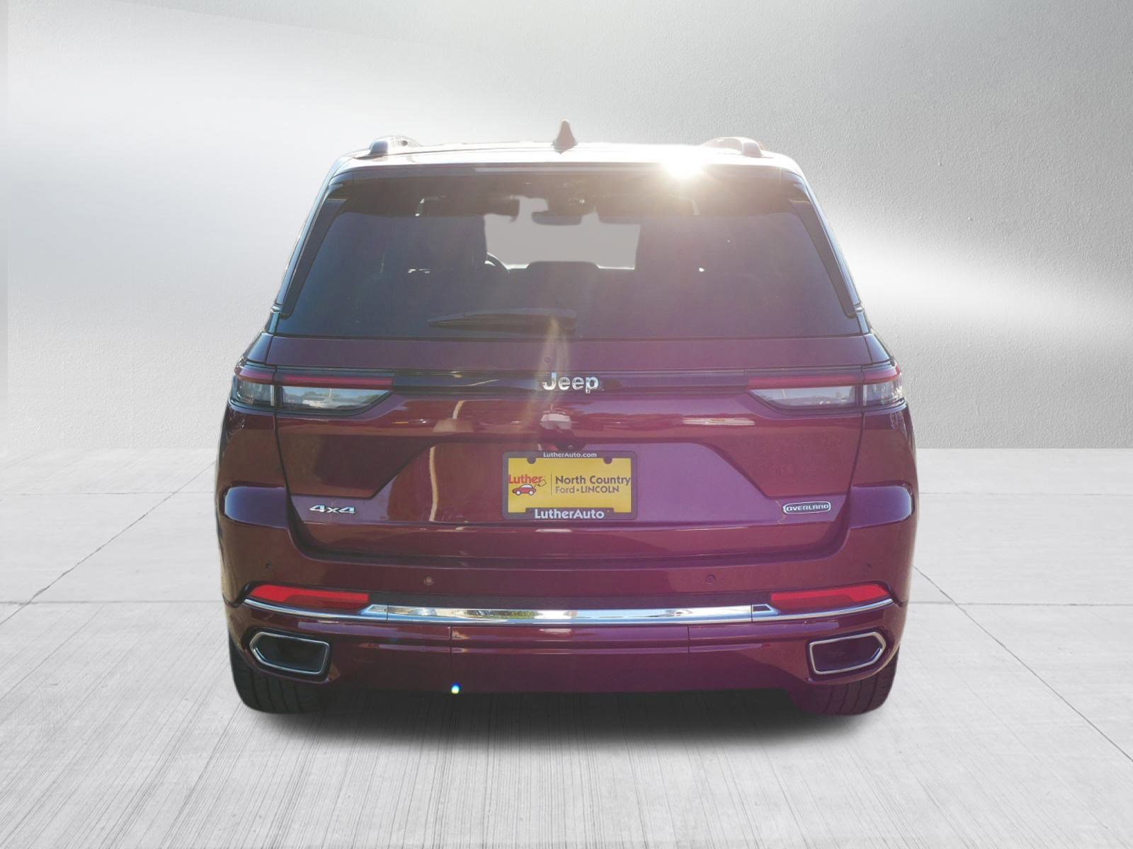 Used 2022 Jeep Grand Cherokee Overland w/ Luxury Tech Group IV image 4