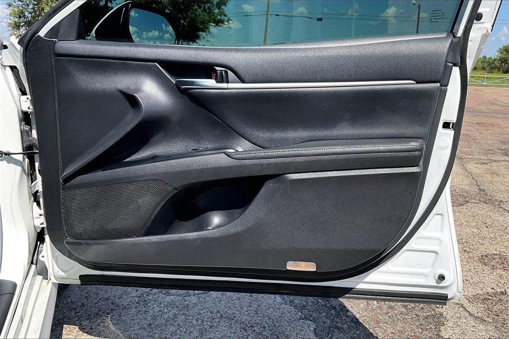 Used 2020 Toyota Camry XLE image 29