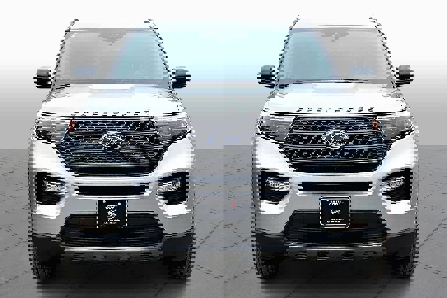 Certified 2022 Ford Explorer XLT w/ Equipment Group 202A image 7