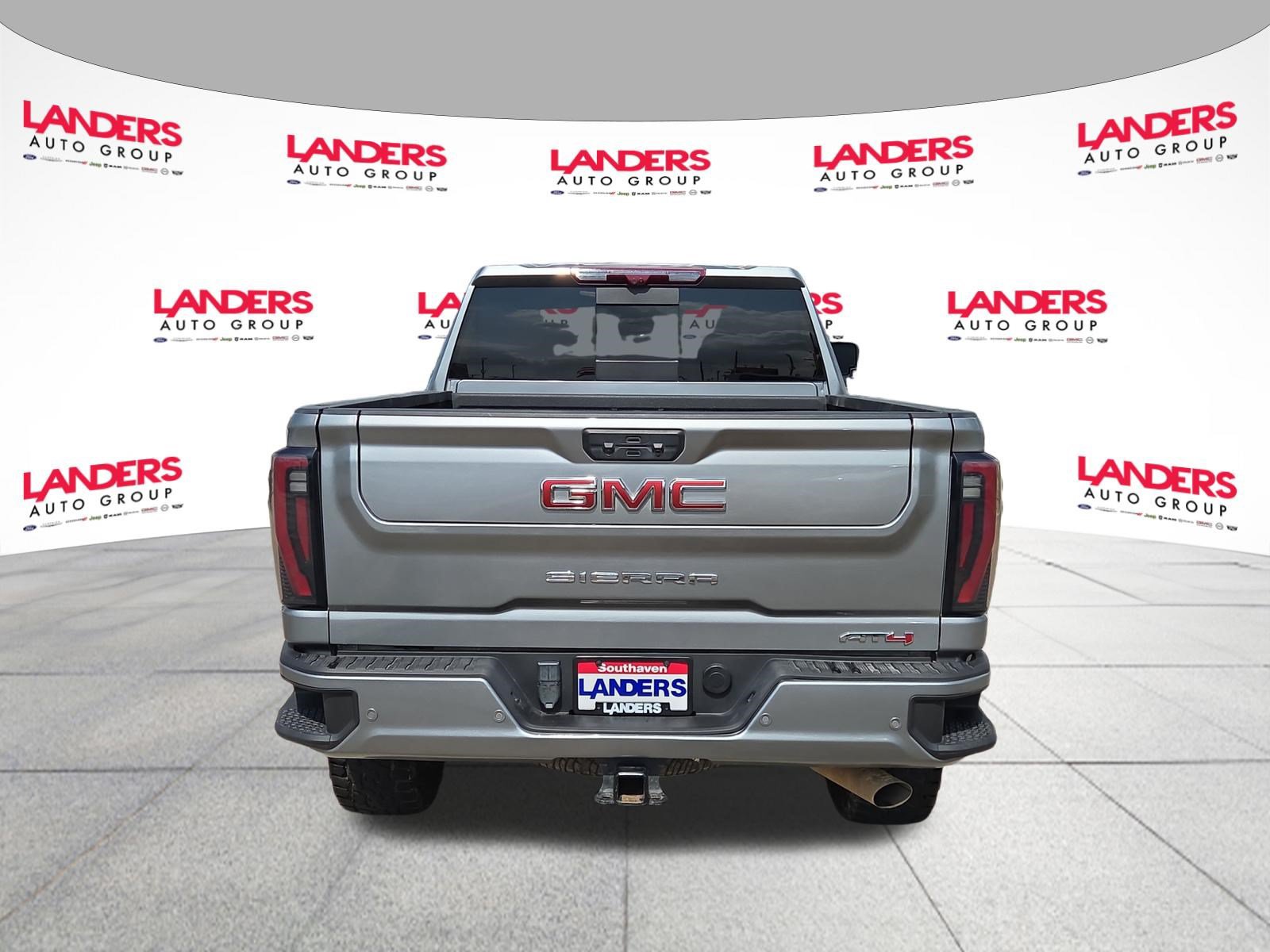 Used 2025 GMC Sierra 2500 AT4 w/ Technology Package AWD/4WD image 4