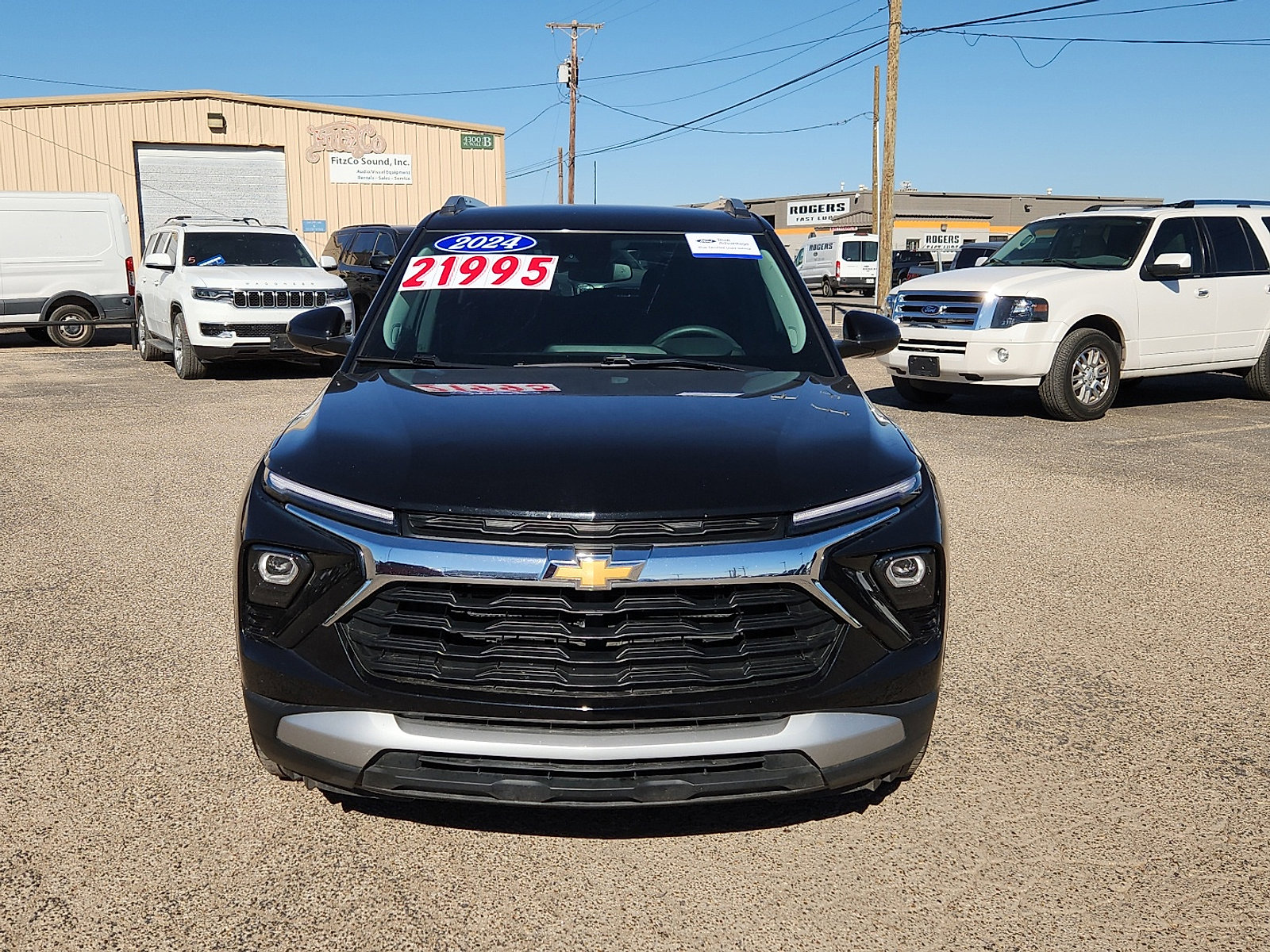 Used 2024 Chevrolet TrailBlazer LT image 2