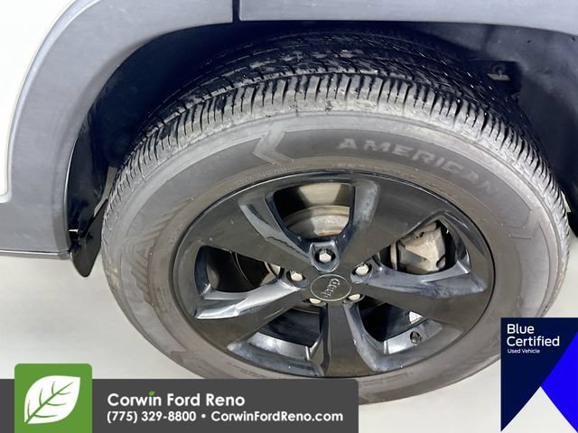 Used 2020 Jeep Cherokee Latitude Plus AWD/4WD image 31