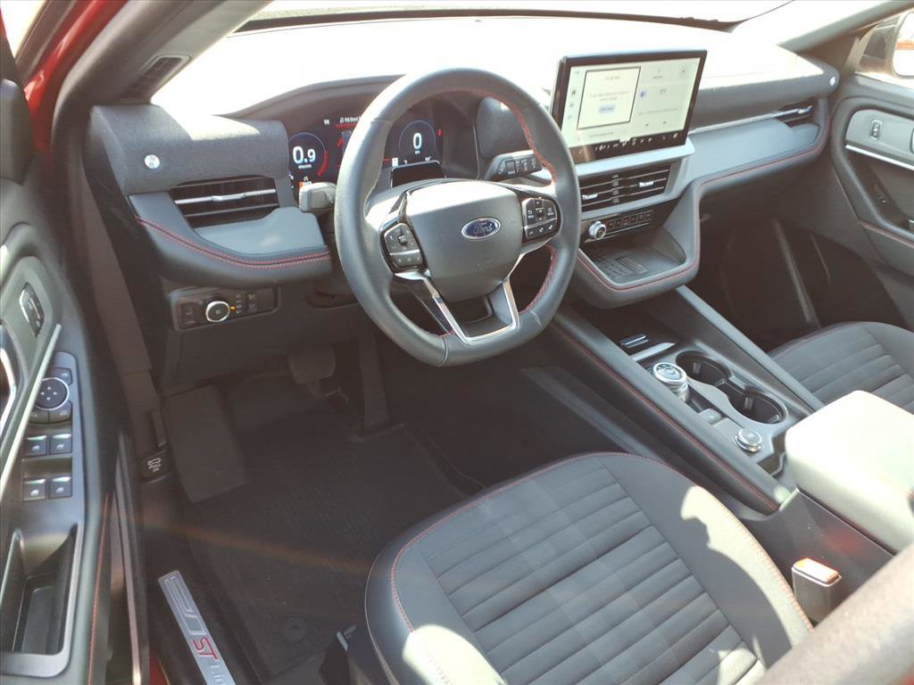 Certified 2025 Ford Explorer ST-Line w/ Premium Package image 9