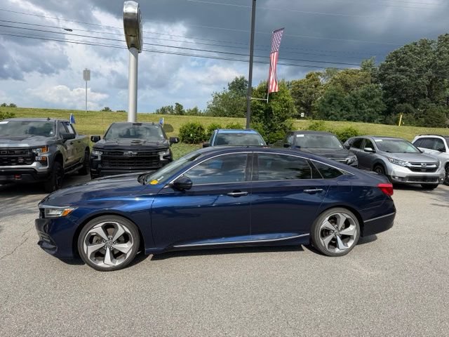 Used 2018 Honda Accord Touring image 2