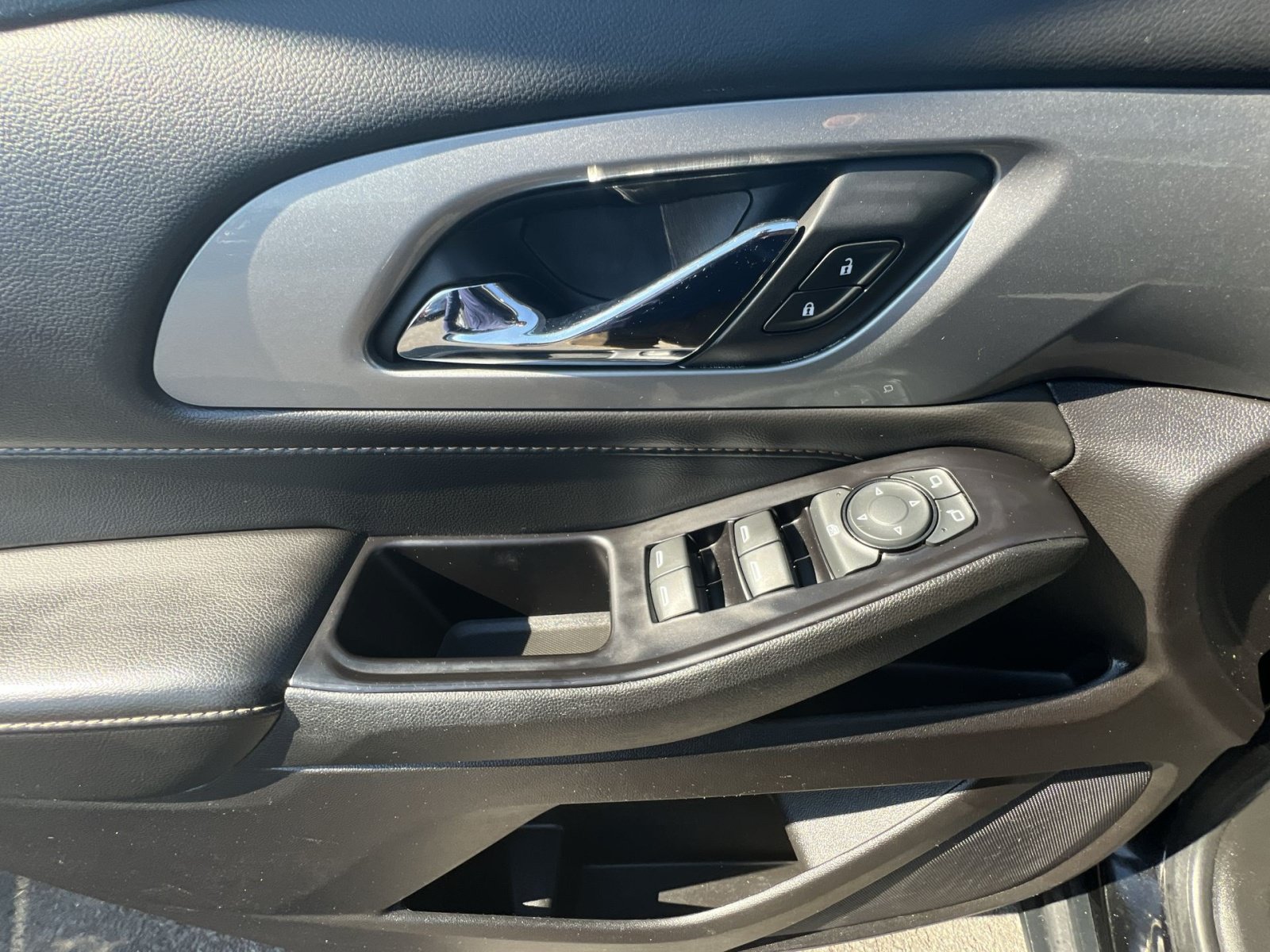 Used 2019 Chevrolet Traverse LS FWD image 23