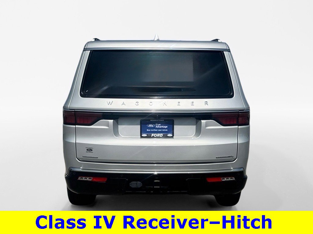 Used 2023 Jeep Wagoneer L Series III w/ Preferred Equipment Group image 3