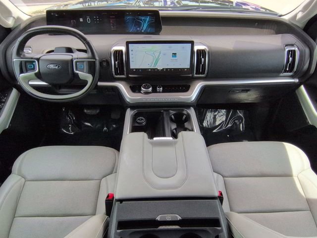 Certified 2025 Ford Expedition Platinum AWD/4WD image 15