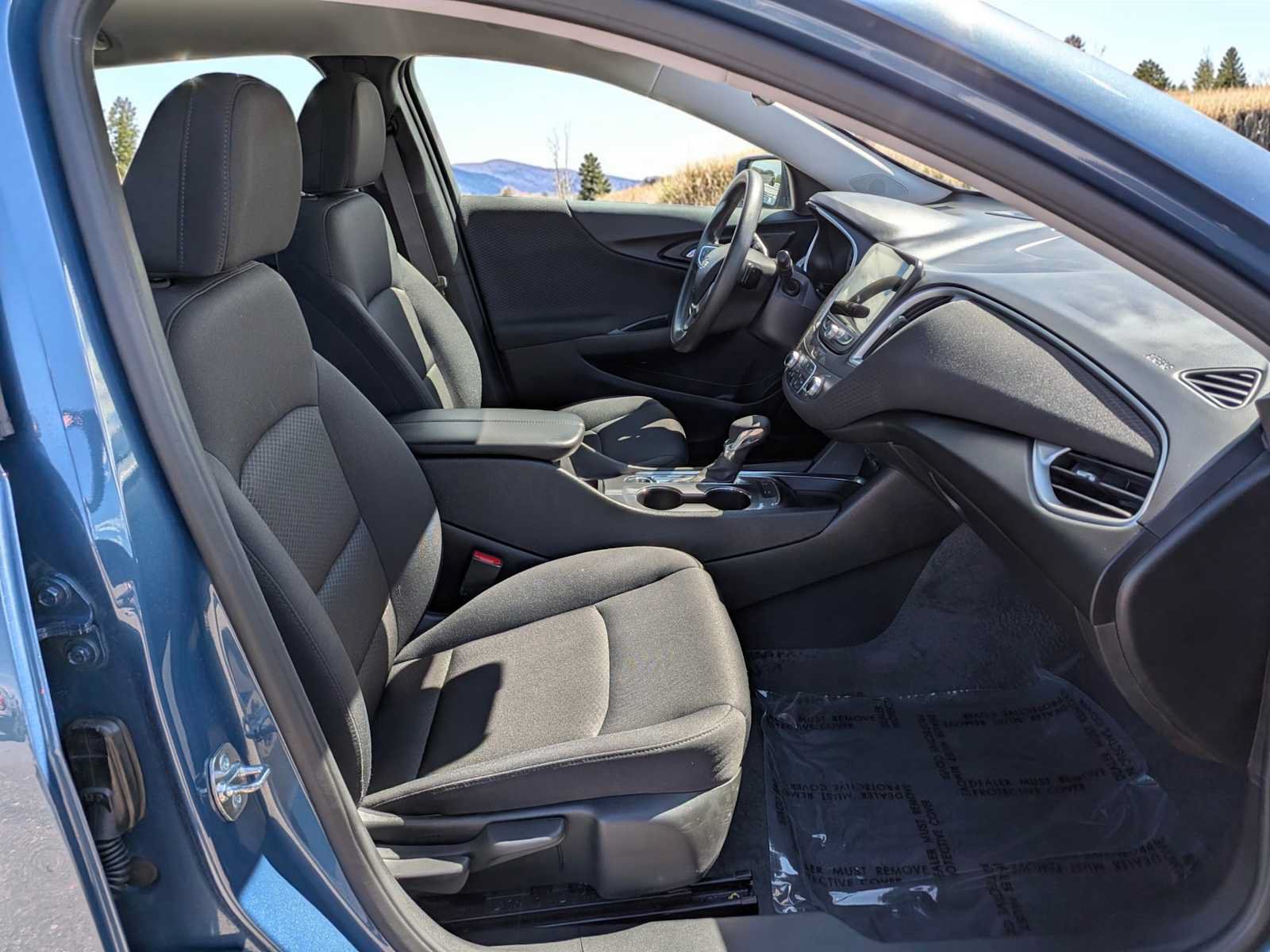 Used 2025 Chevrolet Malibu LT FWD image 17