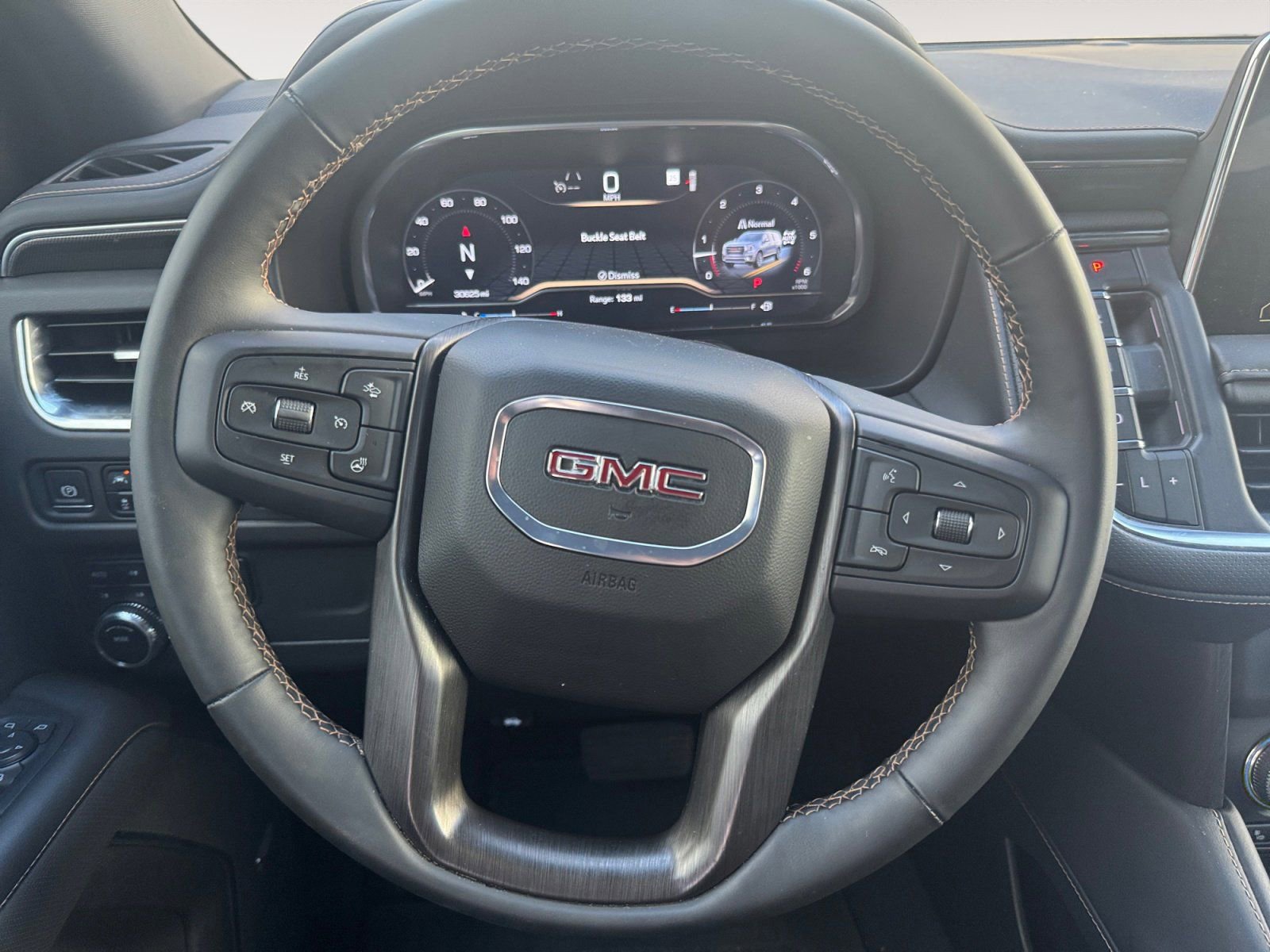 Used 2024 GMC Yukon AT4 w/ Technology Package AWD/4WD image 12