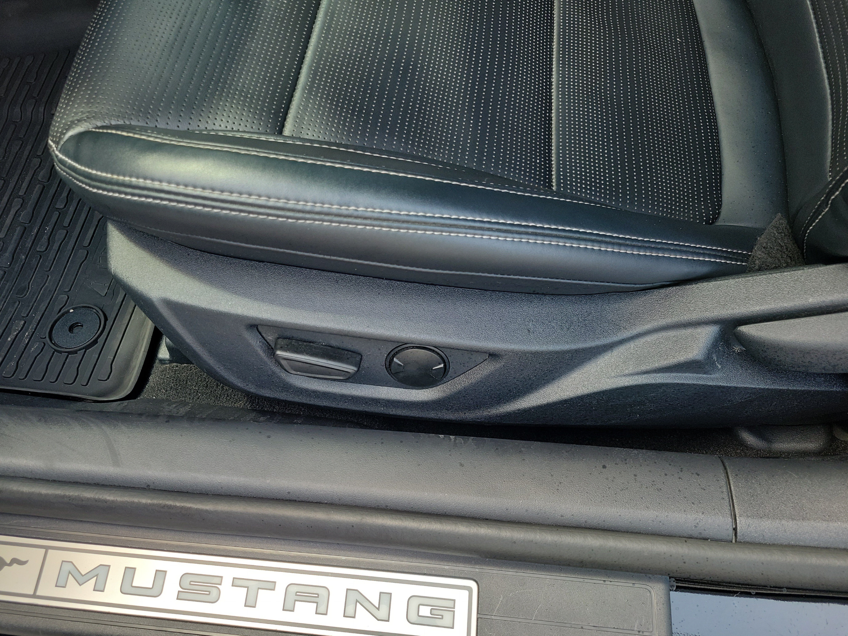 Certified 2024 Ford Mustang GT Premium RWD image 11