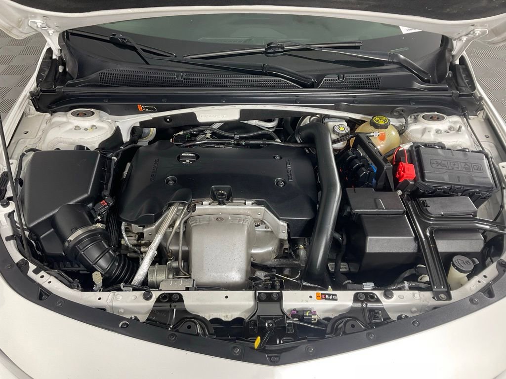 Used 2018 Chevrolet Malibu Premier w/ Premier Sun and Wheel Package image 9