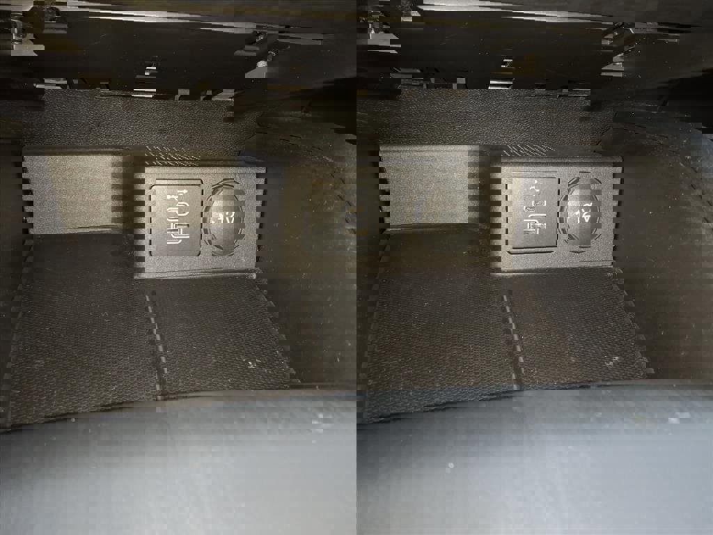 Certified 2025 Ford Escape ST-Line image 17