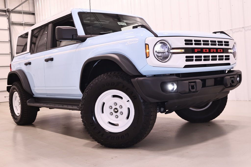 Certified 2025 Ford Bronco Heritage Edition AWD/4WD image 36