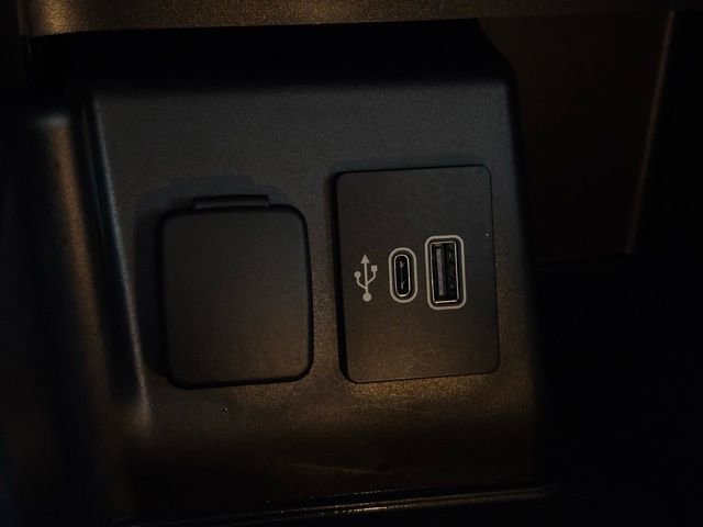 Certified 2025 Ford Explorer Active image 38