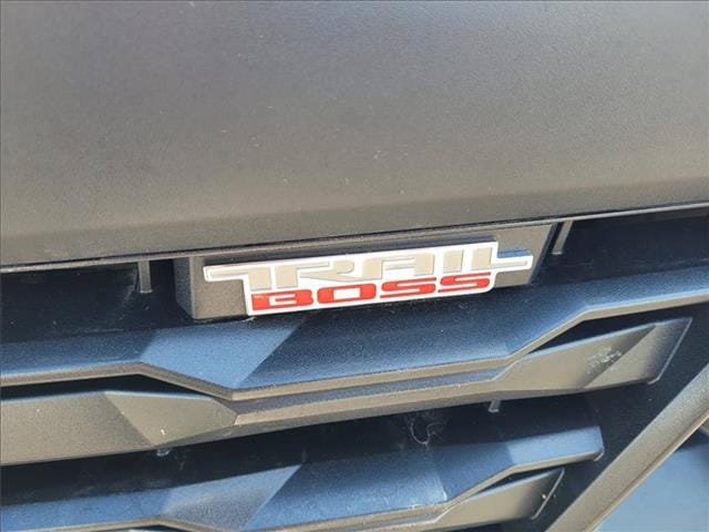Used 2024 Chevrolet Colorado Trail Boss w/ Safety Package AWD/4WD image 5