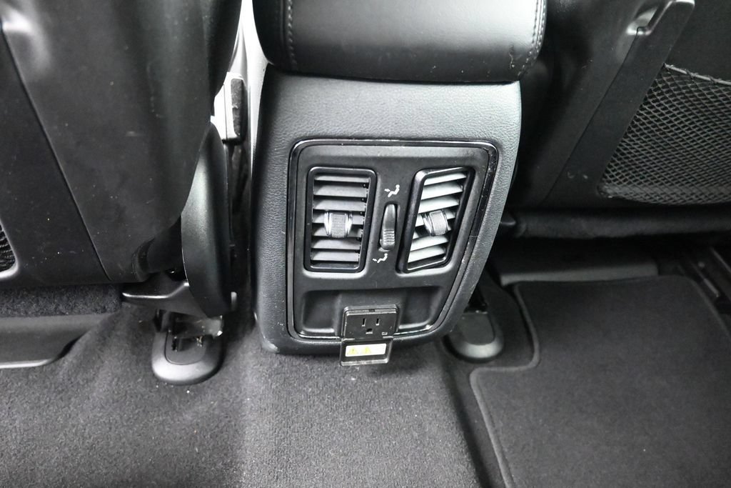 Used 2019 Jeep Grand Cherokee Altitude RWD image 10