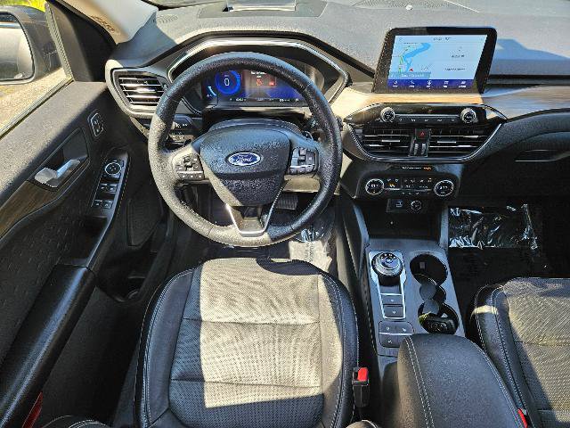 Certified 2020 Ford Escape Titanium w/ Titanium Premium Package 2.0 AWD/4WD image 12
