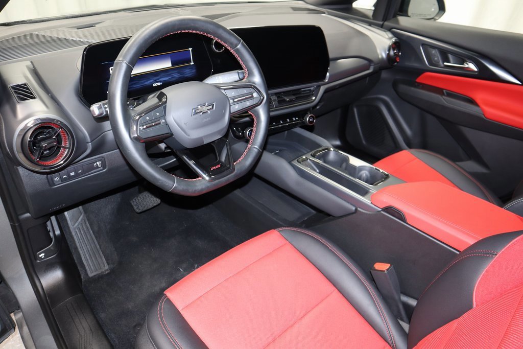 Used 2025 Chevrolet Equinox EV RS image 24